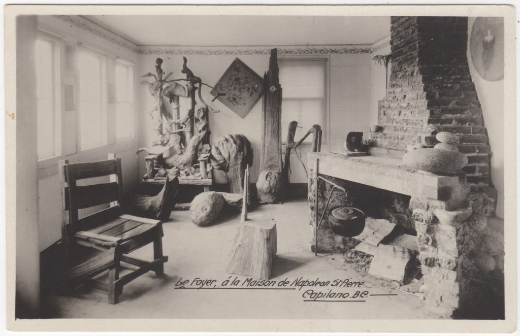 Foyer, Maison de Napoléon St. Pierre, Capilano, North Vancouver, ca. années 1920 (SHFCB 2016.02.212)
